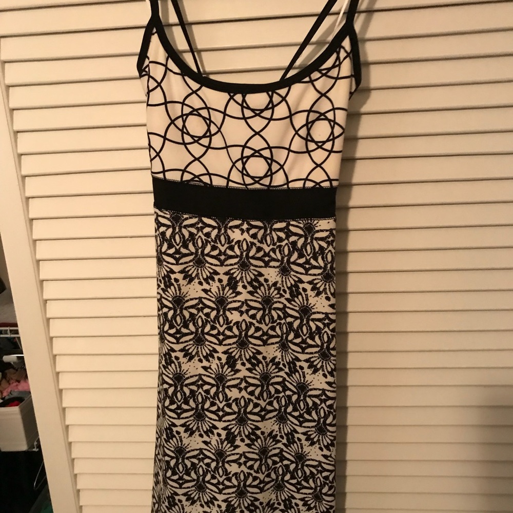Lola (by AFG) criss cross yoga dress